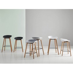 TABURETE DE ESTILO NORDICO RONIE-RUTH