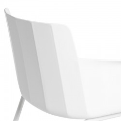 SILLA DOLLY DE POLIPROPILENO Y PATAS DE METAL