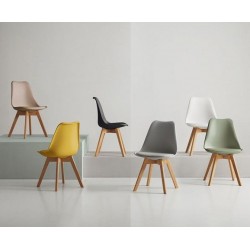 SILLA KARINA CON PATAS DE MADERA