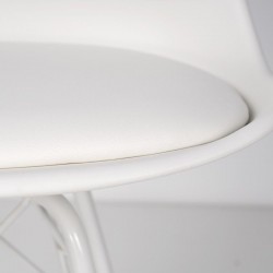 SILLA KENDRA CON PATAS DE METAL