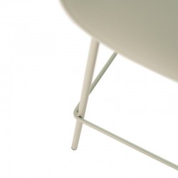 TABURETE PEYTON DE POLIPROPILENO Y PATAS DE METAL