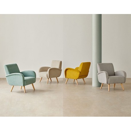 BUTACA CON BRAZOS FERRARA DE ESTILO NORDICO