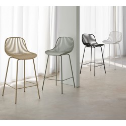 TABURETE PEYTON DE POLIPROPILENO Y PATAS DE METAL