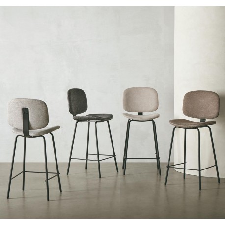 TABURETE TAPIZADO LOGAN CON PESPUNTE EN CRUZ