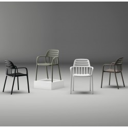 SILLA CON BRAZOS DESIREE APILABLE