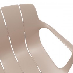 SILLA CON BRAZOS YAMAL CON PATAS DE METAL