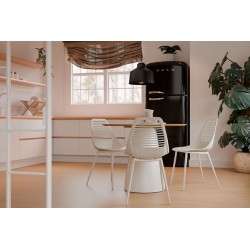 SILLA LEIA DE POLIPROPILENO Y PATAS DE METAL