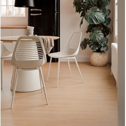 SILLA LEIA DE POLIPROPILENO Y PATAS DE METAL