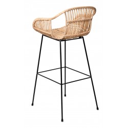 TABURETE CON BRAZOS GIAN DE RATAN TRENZADO