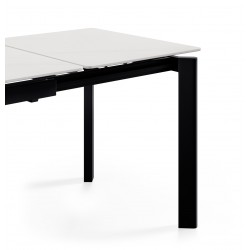 MESA EXTENSIBLE CONSTANCE CON TAPA DE PORCELÁNICO