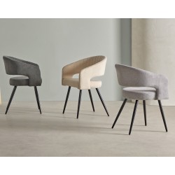 SILLA TAPIZADA KORA CON PATAS DE METAL NEGRAS