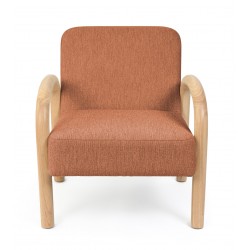 BUTACA TAPIZADA DOROTHY CON BRAZOS DE MADERA DE HEVEA