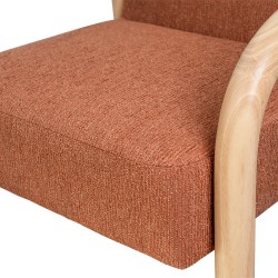 BUTACA TAPIZADA DOROTHY CON BRAZOS DE MADERA DE HEVEA