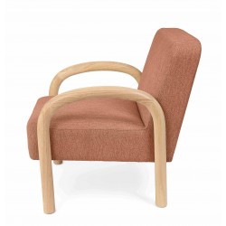 BUTACA TAPIZADA DOROTHY CON BRAZOS DE MADERA DE HEVEA