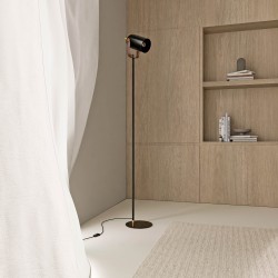 LAMPARA DE SUELO NACIA DE METAL NEGRO