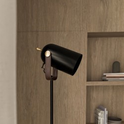 LAMPARA DE SUELO NACIA DE METAL NEGRO