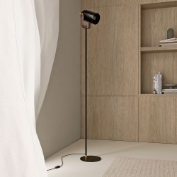 LAMPARA DE SUELO NACIA DE METAL NEGRO