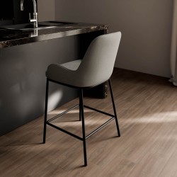 TABURETECON BAJO CON BRAZOS MILTON TAPIZADO