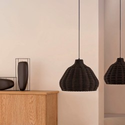 LAMPARA DE TECHO SERRA CON PANTALLA DE METAL Y RATTAN