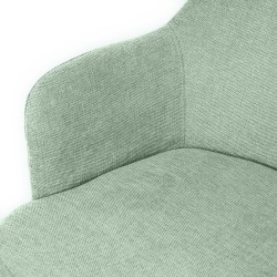 SILLA CON BRAZOS ABIGAIL CON PATAS DE DISEÑO