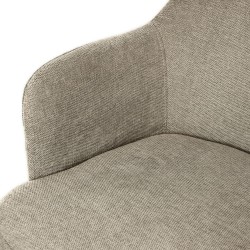 SILLA CON BRAZOS ABIGAIL CON PATAS DE DISEÑO