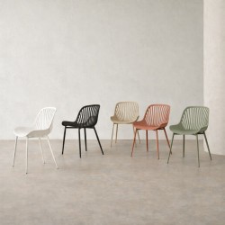 SILLA RANIA DE POLIPROPILENO Y PATAS DE METAL