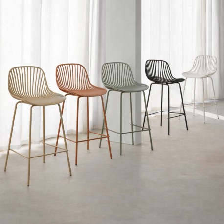 TABURETE PEYTON DE POLIPROPILENO Y PATAS DE METAL