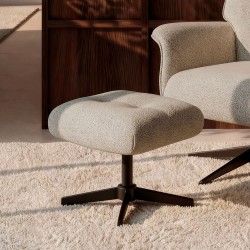 REPOSAPIÉS DIDIER TAPIZADO EN TELA CON BASE METÁLICA NEGRA PARA SALÓN ACTUAL