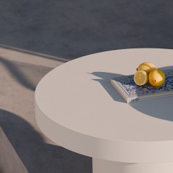 MESA DE CENTRO DONATO DE CEMENTO GFRC EN ACABADO MATE PARA INTERIOR Y EXTERIOR