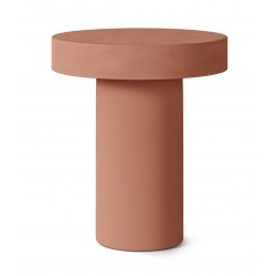 MESA AUXILIAR MIRKO DE CEMENTO GFRC CON ACABADO MATE PARA INTERIOR Y EXTERIOR