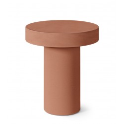 MESA AUXILIAR MIRKO DE CEMENTO GFRC CON ACABADO MATE PARA INTERIOR Y EXTERIOR