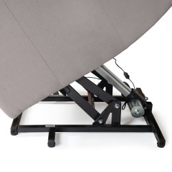 SILLÓN RELAX ELECTRICO CON TEJIDO ANTIMANCHAS TAUPE AKARI PARA SALÓN ESTILO CONTEMPORÁNEO