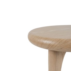 MESA AUXILIAR DE MADERA ARNAUD 50 PARA SALÓN ESTILO MODERNO