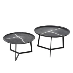 MESA DE CENTRO DE METAL RAVI PARA SALÓN ESTILO CONTEMPORÁNEO