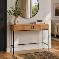 CONSOLA DE CHAPA DE MADERA Y ROBLE JASKA PARA RECIBIDOR ESTILO NÓRDICO