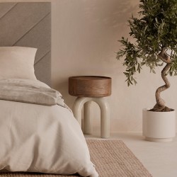 MESITA AUXILIAR DE MDF LACADO O CHAPA MADERA ARNOLD PARA DORMITORIO ESTILO CONTEMPORÁNEO