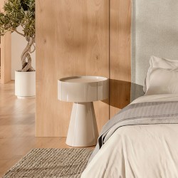 MESITA AUXILIAR DE CHAPA DE MADERA JAMES PARA DORMITORIO ESTILO MID-CENTURY