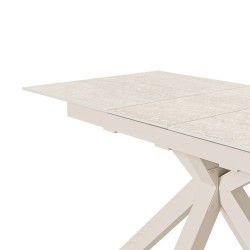 MESA EXTENSIBLE DE PORCELÁNICO TRAVERTINO LORI PARA COMEDOR ESTILO CONTEMPORÁNEO