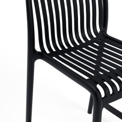 TABURETE BAJO DE POLIPROPILENO WALTER PARA COCINA ESTILO CONTEMPORÁNEO