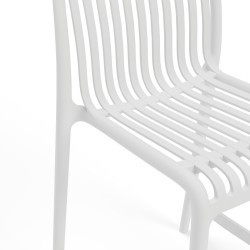 TABURETE BAJO DE POLIPROPILENO WALTER PARA COCINA ESTILO CONTEMPORÁNEO
