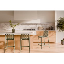 TABURETE BAJO DE POLIPROPILENO WALTER PARA COCINA ESTILO CONTEMPORÁNEO