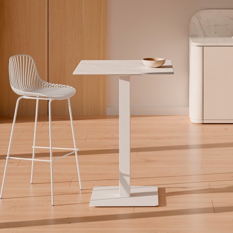 MESA ALTA DE PORCELÁNICO SAMIRA PARA BARES Y TERRAZAS DE ESTILO CONTEMPORÁNEO