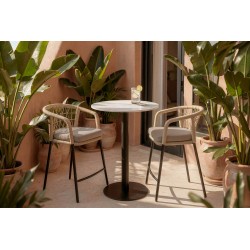 MESA ALTA DE PORCELÁNICO Y METAL LYA PARA COCINA O ZONA DE BARRA ESTILO MODERNO