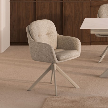 SILLA TAPIZADA CON PATAS METÁLICAS BEIGE SILVI PARA COMEDOR ESTILO CONTEMPORÁNEO