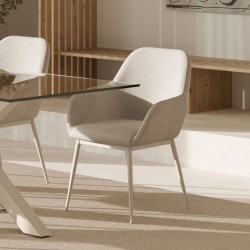SILLA TAPIZADA EN POLIÉSTER Y NYLON CON PATAS BEIGE ISABELLA PARA COMEDOR ESTILO MINIMALISTA
