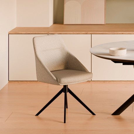 SILLA TAPIZADA DE POLIÉSTER AKIRA PARA COMEDOR ESTILO ACTUAL