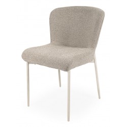 SILLA TAPIZADA EN POLIÉSTER ANTIMANCHAS CON PATAS BEIGE ZOEY PARA COMEDOR ESTILO MODERNO