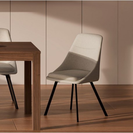 SILLA TAPIZADA EN POLIÉSTER ANTIMANCHAS TYRA PARA COMEDOR DE ESTILO MODERNO