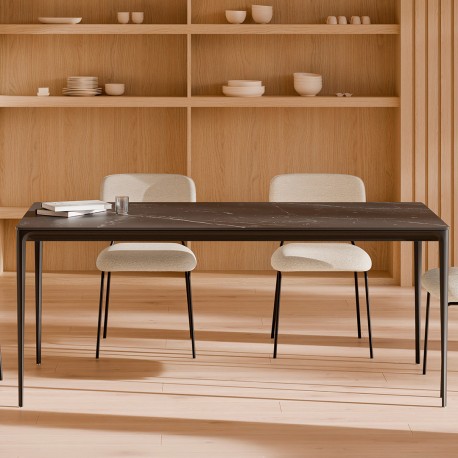 MESA DE COMEDOR PORCELÁNICA NEGRA ARYA PARA COMEDOR DE ESTILO MODERNO