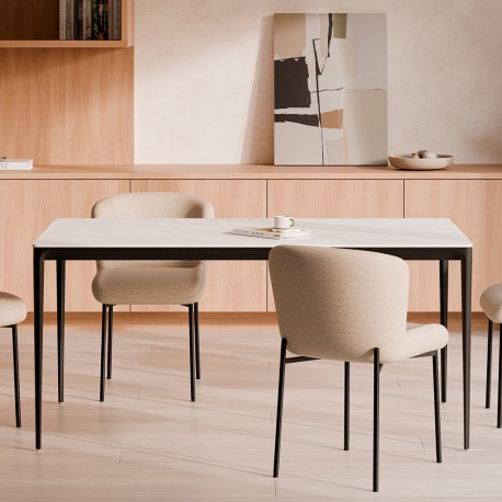 MESA DE COMEDOR PORCELÁNICA BLANCA ARYA PARA COMEDOR DE ESTILO ACTUAL